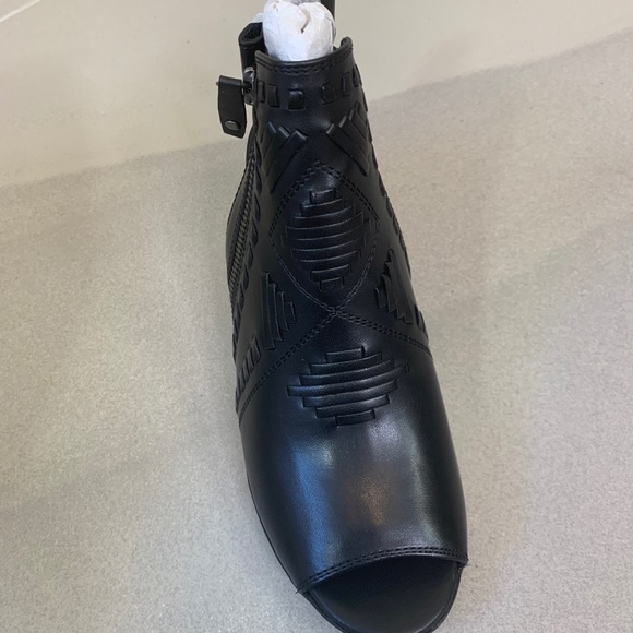 Baretraps Ivalyn Block Heel Open Toe Bootie - Picture 8 of 12